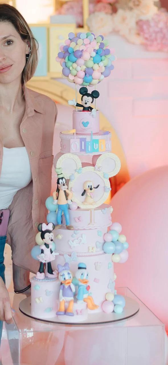 Torta Disney Baby con Mickey, Minnie, Goofy, Pluto, Donald y Daisy con globos de colores